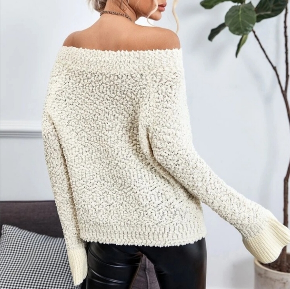 Off the shoulder Popcorn Sweater - Picture 2 of 7